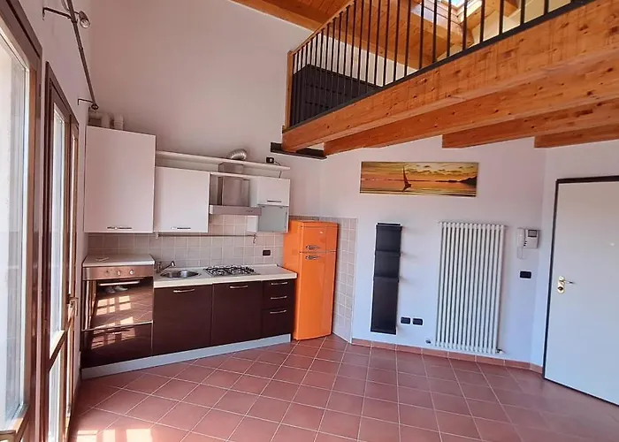 Via Cavour N 138 Interno 16 *